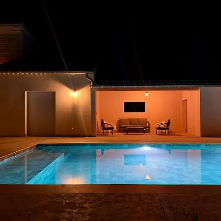 Villa Grand Mas Provencale Renove Avec Piscine *